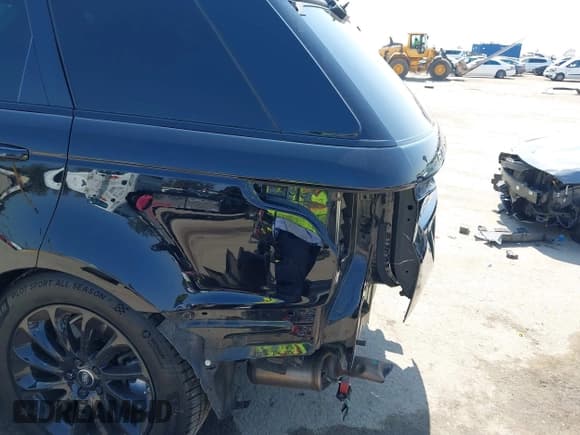 ✅ 2020 Land Rover Range Rover Sport HSE • VIN: SALWR2SU6LA884514 • Lot: 42420304. Listed on IAAI with 89,760 mi. Free auction sales archive from the USA and detailed vehicle history report at DreamBid. Image 6.