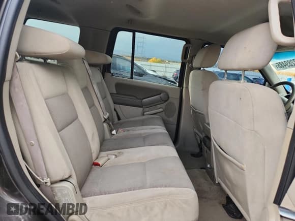 ✅ 2006 Ford Explorer XLT • VIN: 1FMEU73EX6UA58155 • Lot: 82289485. Wystawiony na Copart z przebiegiem 220 235 mil. Bezpłatny archiwum sprzedaży aukcyjnych z USA i szczegółowy raport historii pojazdu na DreamBid. Zdjęcie 11.