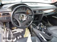 ✅ 2011 BMW 3 Series 328i xDrive • VIN: WBAKF3C54BE567850 • Lot: 42295138. Wystawiony na IAAI z przebiegiem Nie podano. Bezpłatny archiwum sprzedaży aukcyjnych z USA i szczegółowy raport historii pojazdu na DreamBid. Zdjęcie 6.