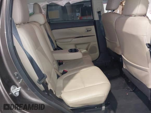 2017 Mitsubishi Outlander SE с VIN JA4AZ3A35HZ069126, выставлен на аукционе IAAI как лот 41391754 с пробегом 70 160 миль миль и . История ставок и продаж доступна на DreamBid. Изображение 8.