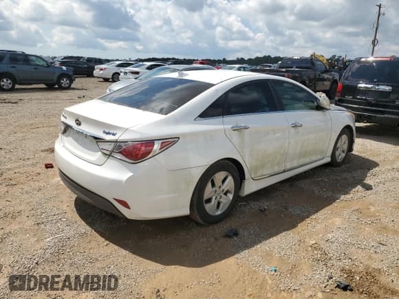 ✅ 2012 Hyundai Sonata Hybrid • VIN: KMHEC4A41CA059302 • Lot: 71953074. Listed on Copart with 161,739 mi. Free auction sales archive from the USA and detailed vehicle history report at DreamBid. Image 3.