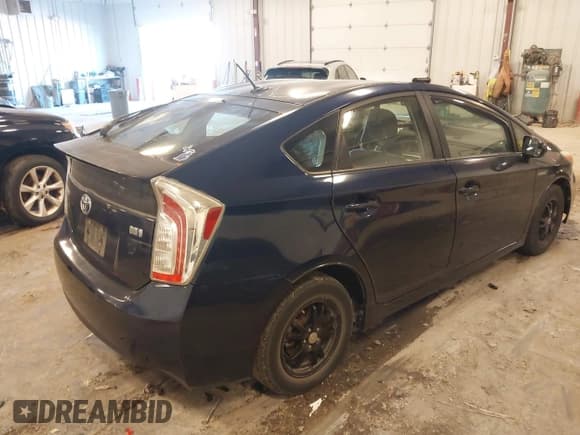 ✅ 2014 Toyota Prius Two • VIN: JTDKN3DU8E1817579 • Lot: 43668926. Listed on IAAI with 162,581 mi. Free auction sales archive from the USA and detailed vehicle history report at DreamBid. Image 4.