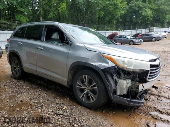 ✅ 2016 Toyota Highlander XLE • VIN: 5TDKKRFH7GS149243 • Lot: 80676835. Listed on Copart with 216,684 mi. Free auction sales archive from the USA and detailed vehicle history report at DreamBid. Image 4.