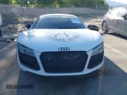 ✅ 2015 Audi R8 • VIN: WUAAUAFG4FN000620 • Lot: 42362661. Wystawiony na IAAI z przebiegiem 114 556 mil. Bezpłatny archiwum sprzedaży aukcyjnych z USA i szczegółowy raport historii pojazdu na DreamBid. Zdjęcie 13.