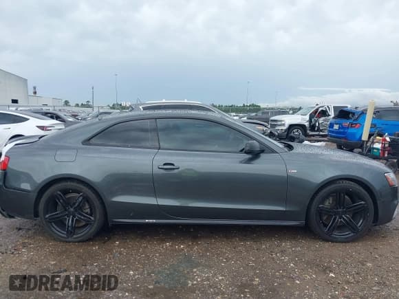 ✅ 2014 Audi A5 Premium Plus • VIN: WAUMFAFR5EA020447 • Lot: 42314476. Wystawiony na IAAI z przebiegiem 101 292 mil. Bezpłatny archiwum sprzedaży aukcyjnych z USA i szczegółowy raport historii pojazdu na DreamBid. Zdjęcie 13.