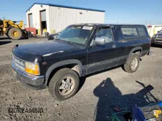 ✅ 1996 Dodge Dakota • VIN: 1B7GG26Y4TS602492 • Lot: 74402554. Wystawiony na Copart z przebiegiem 252 298 mil mil. Skorzystaj z bezpłatnego archiwum sprzedaży aukcyjnych z USA i zobacz szczegółowy raport historii pojazdu na DreamBid. Zdjęcie 1.