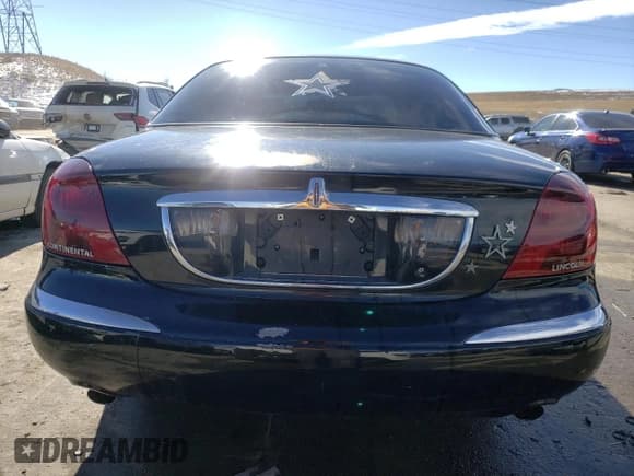 ✅ 1998 Lincoln Continental • VIN: 1LNFM97V7WY637848 • Lot: 43510885. Wystawiony na Copart z przebiegiem 141 796 mil. Bezpłatny archiwum sprzedaży aukcyjnych z USA i szczegółowy raport historii pojazdu na DreamBid. Zdjęcie 6.