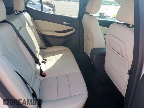 ✅ 2024 Buick Encore GX Avenir • VIN: KL4AMFSL9RB017071 • Lot: 52003565. Wystawiony na Copart z przebiegiem 8 013 mil. Bezpłatny archiwum sprzedaży aukcyjnych z USA i szczegółowy raport historii pojazdu na DreamBid. Zdjęcie 11.