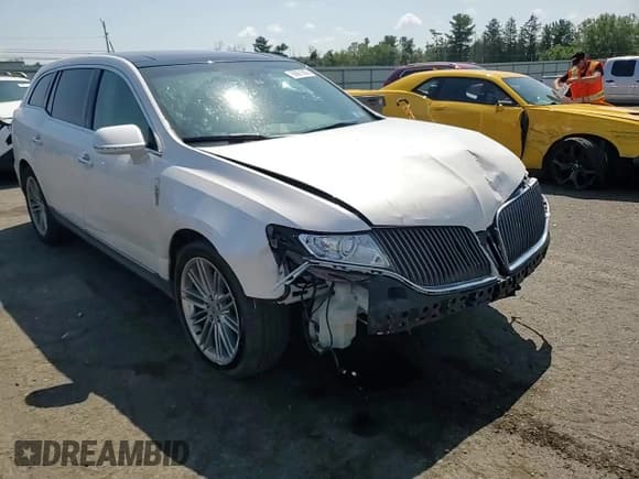 ✅ 2016 Lincoln MKT EcoBoost • VIN: 2LMHJ5AT2GBL01397 • Lot: 68691805. Wystawiony na Copart z przebiegiem 157 233 mil. Bezpłatny archiwum sprzedaży aukcyjnych z USA i szczegółowy raport historii pojazdu na DreamBid. Zdjęcie 14.
