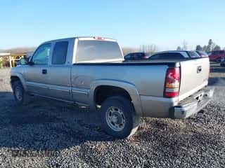 1999 Chevrolet Silverado 2500 LS z VIN 1GCGK29U8XZ172602, wystawiony jako IAAI lot #41745691 z przebiegiem 214 885 mil mil oraz . Historia ofert i sprzedaży dostępna na DreamBid. Obrazek 3.