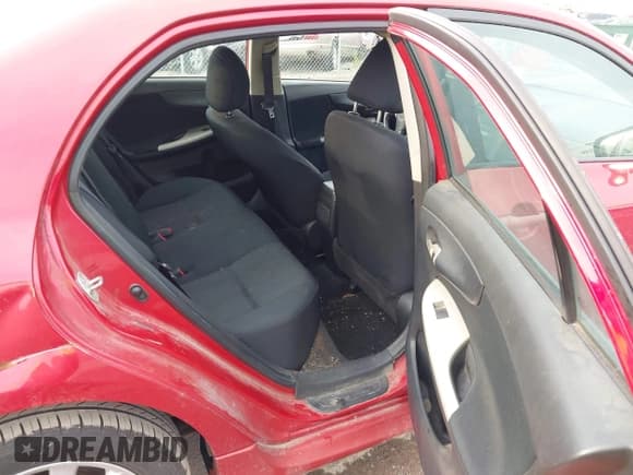 ✅ 2010 Toyota Corolla LE • VIN: 2T1BU4EE9AC471631 • Lot: 43238367. Listed on IAAI with 245,988 mi. Free auction sales archive from the USA and detailed vehicle history report at DreamBid. Image 8.