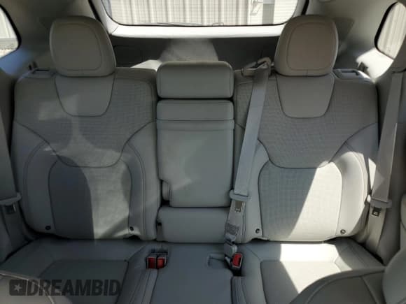 ✅ 2019 Jeep Cherokee Limited • VIN: 1C4PJMDNXKD116701 • Lot: 61015115. Listed on Copart with 31,572 mi. Free auction sales archive from the USA and detailed vehicle history report at DreamBid. Image 10.