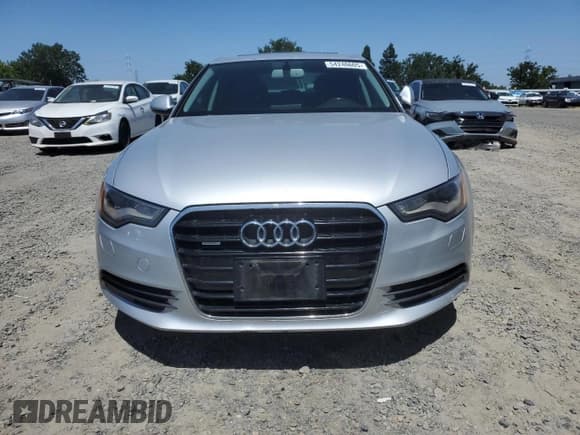 ✅ 2015 Audi A6 Premium • VIN: WAUFFAFC9FN048282 • Lot: 54240605. Wystawiony na Copart z przebiegiem 87 057 mil. Bezpłatny archiwum sprzedaży aukcyjnych z USA i szczegółowy raport historii pojazdu na DreamBid. Zdjęcie 5.