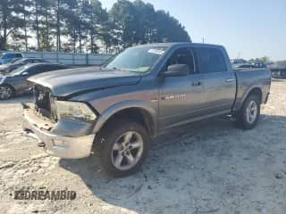 2012 Ram 1500 Big Horn с VIN 1C6RD7LT2CS225840, выставлен на аукционе Copart как лот 81658645 с пробегом 217 098 миль миль и Списание • Salvage title. История ставок и продаж доступна на DreamBid. Изображение 1.