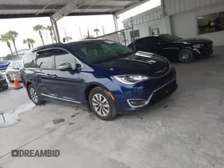 ✅ 2020 Chrysler Pacifica Hybrid Limited • VIN: 2C4RC1N73LR211214 • Лот: 43869604. Опубликован ранее на IAAI с пробегом 237 597 миль. Бесплатный доступ к архиву аукционных продаж из США и подробный отчёт об истории автомобиля на DreamBid. Изображение 1.