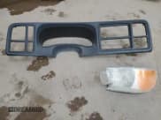 ✅ 1999 GMC Sierra 1500 SLE • VIN: 1GTEK14T0XZ524653 • Лот: 50188635. Опубликован ранее на Copart с пробегом Не указан. Бесплатный доступ к архиву аукционных продаж из США и подробный отчёт об истории автомобиля на DreamBid. Изображение 12.