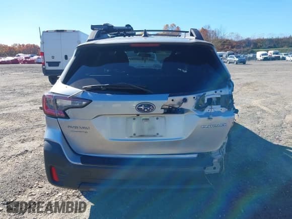 ✅ 2021 Subaru Outback Premium • VIN: 4S4BTADC6M3168865 • Lot: 43601243. Listed on IAAI with 115,697 mi. Free auction sales archive from the USA and detailed vehicle history report at DreamBid. Image 18.