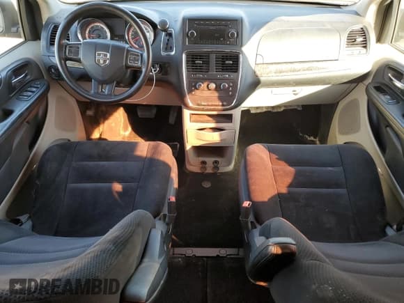 ✅ 2015 Dodge Grand Caravan SE • VIN: 2C4RDGBG7FR515381 • Lot: 85889625. Wystawiony na Copart z przebiegiem 182 608 mil. Bezpłatny archiwum sprzedaży aukcyjnych z USA i szczegółowy raport historii pojazdu na DreamBid. Zdjęcie 8.