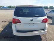 ✅ 2009 Volkswagen Routan SE • VIN: 2V8HW34199R541626 • Lot: 42852160. Listed on IAAI with 211,367 mi. Free auction sales archive from the USA and detailed vehicle history report at DreamBid. Image 16.