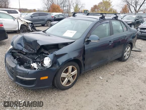 ✅ 2009 Volkswagen Jetta S • VIN: 3VWHZ71K19M072219 • Lot: 43748830. Wystawiony na IAAI z przebiegiem 147 367 mil. Bezpłatny archiwum sprzedaży aukcyjnych z USA i szczegółowy raport historii pojazdu na DreamBid. Zdjęcie 2.