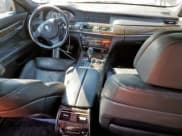 ✅ 2011 BMW 7 Series 750Li • VIN: WBAKB8C57BCY64681 • Лот: 70883095. Опубликован ранее на Copart с пробегом 145 145 миль. Бесплатный доступ к архиву аукционных продаж из США и подробный отчёт об истории автомобиля на DreamBid. Изображение 8.