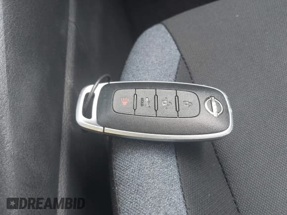 ✅ 2024 Nissan Versa SV • VIN: 3N1CN8EV0RL908162 • Lot: 43006105. Wystawiony na IAAI z przebiegiem 23 742 mil. Bezpłatny archiwum sprzedaży aukcyjnych z USA i szczegółowy raport historii pojazdu na DreamBid. Zdjęcie 11.