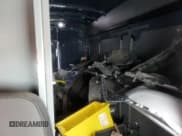 ✅ 2021 Ford Transit Cargo • VIN: 1FTBR3U87MKA68354 • Lot: 44575775. Wystawiony na Copart z przebiegiem Nie podano. Bezpłatny archiwum sprzedaży aukcyjnych z USA i szczegółowy raport historii pojazdu na DreamBid. Zdjęcie 10.