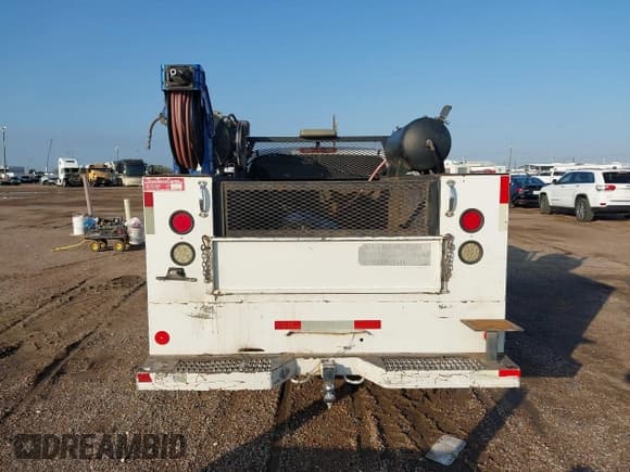 ✅ 2010 Chevrolet Silverado 2500HD LT • VIN: 1GC5KXBG8AZ235942 • Lot: 43633642. Wystawiony na IAAI z przebiegiem 232 633 mil. Bezpłatny archiwum sprzedaży aukcyjnych z USA i szczegółowy raport historii pojazdu na DreamBid. Zdjęcie 16.