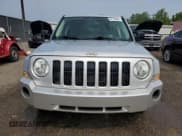 ✅ 2009 Jeep Patriot Sport • VIN: 1J4FF28B49D183042 • Lot: 67753095. Wystawiony na Copart z przebiegiem 131 402 mil. Bezpłatny archiwum sprzedaży aukcyjnych z USA i szczegółowy raport historii pojazdu na DreamBid. Zdjęcie 5.