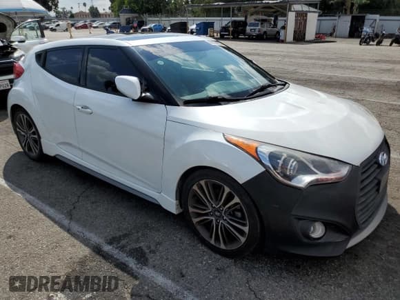 ✅ 2016 Hyundai Veloster Turbo R-Spec • VIN: KMHTC6AEXGU286679 • Lot: 80402925. Wystawiony na Copart z przebiegiem 121 478 mil. Bezpłatny archiwum sprzedaży aukcyjnych z USA i szczegółowy raport historii pojazdu na DreamBid. Zdjęcie 4.