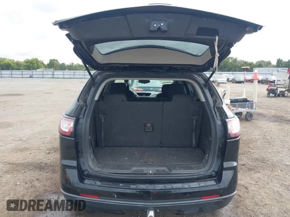 ✅ 2016 Chevrolet Traverse LT • VIN: 1GNKRGKD6GJ184685 • Lot: 43347578. Wystawiony na IAAI z przebiegiem 118 041 mil. Bezpłatny archiwum sprzedaży aukcyjnych z USA i szczegółowy raport historii pojazdu na DreamBid. Zdjęcie 17.