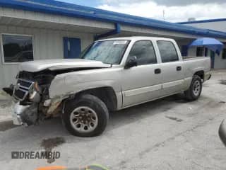 ✅ 2006 Chevrolet Silverado 1500 LS • VIN: 2GCEC13V061222321 • Lot: 72090955. Wystawiony na Copart z przebiegiem 327 426 mil mil. Skorzystaj z bezpłatnego archiwum sprzedaży aukcyjnych z USA i zobacz szczegółowy raport historii pojazdu na DreamBid. Zdjęcie 1.