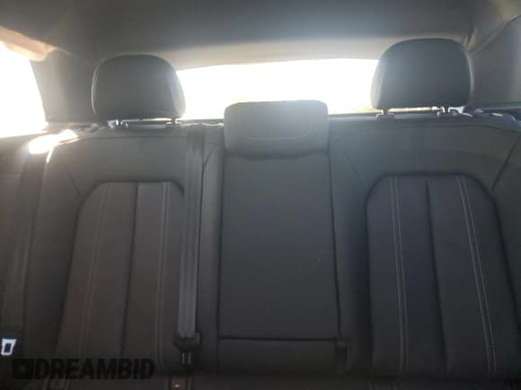 ✅ 2024 Audi Q4 e-tron Prestige • VIN: WA1MUBFZ1RP051562 • Lot: 90499875. Wystawiony na Copart z przebiegiem 17 471 mil. Bezpłatny archiwum sprzedaży aukcyjnych z USA i szczegółowy raport historii pojazdu na DreamBid. Zdjęcie 10.