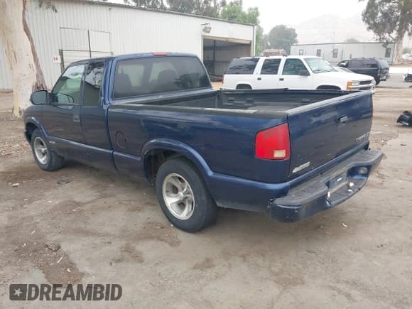 ✅ 2003 Chevrolet S-10 LS • VIN: 1GCCS19XX38175388 • Лот: 43401773. Опубликован ранее на IAAI с пробегом 229 451 миль. Бесплатный доступ к архиву аукционных продаж из США и подробный отчёт об истории автомобиля на DreamBid. Изображение 3.