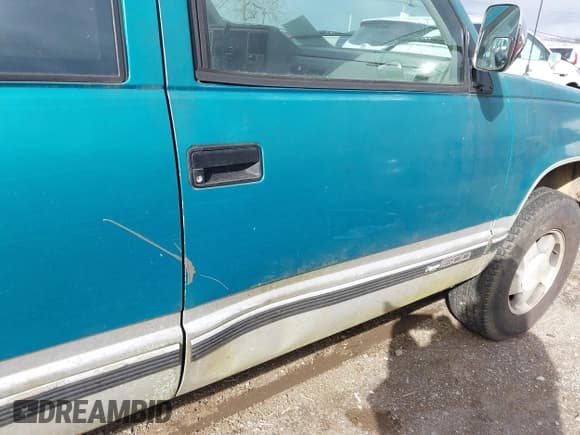 ✅ 1993 Chevrolet Silverado 1500 • VIN: 2GCEK19K4P1167213 • Lot: 43501191. Wystawiony na IAAI z przebiegiem 305 861 mil. Bezpłatny archiwum sprzedaży aukcyjnych z USA i szczegółowy raport historii pojazdu na DreamBid. Zdjęcie 12.