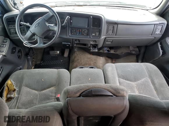 ✅ 2003 Chevrolet Silverado 2500HD LS • VIN: 1GCHC29123E274857 • Лот: 53446795. Опубликован ранее на Copart с пробегом 198 736 миль. Бесплатный доступ к архиву аукционных продаж из США и подробный отчёт об истории автомобиля на DreamBid. Изображение 8.