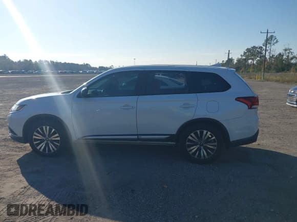 ✅ 2019 Mitsubishi Outlander ES • VIN: JA4AD2A30KZ054534 • Lot: 43783251. Listed on IAAI with 183,463 mi. Free auction sales archive from the USA and detailed vehicle history report at DreamBid. Image 14.