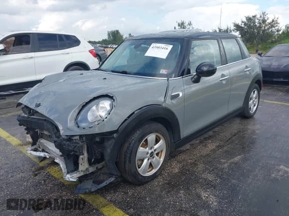 ✅ 2016 MINI Hardtop 4 Door • VIN: WMWXU1C58G2E16473 • Lot: 43503416. Wystawiony na IAAI z przebiegiem 60 448 mil. Bezpłatny archiwum sprzedaży aukcyjnych z USA i szczegółowy raport historii pojazdu na DreamBid. Zdjęcie 2.
