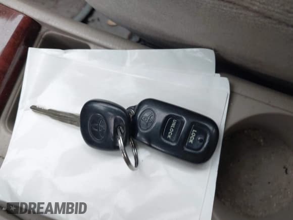 ✅ 2005 Toyota Corolla S • VIN: 1NXBR30E85Z352749 • Lot: 43806634. Listed on IAAI with 210,809 mi. Free auction sales archive from the USA and detailed vehicle history report at DreamBid. Image 11.