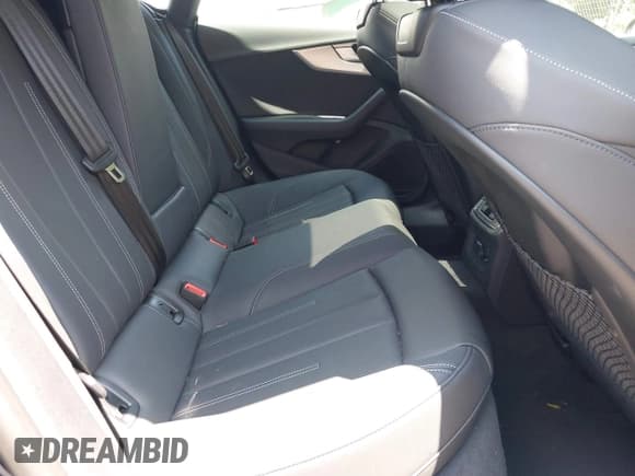 ✅ 2025 Audi A5 Sportback S line Premium • VIN: WAUDACF55SA009791 • Lot: 42665707. Wystawiony na IAAI z przebiegiem 10 010 mil. Bezpłatny archiwum sprzedaży aukcyjnych z USA i szczegółowy raport historii pojazdu na DreamBid. Zdjęcie 8.