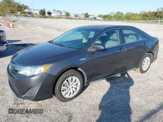 ✅ 2012 Toyota Camry XLE • VIN: 4T1BD1FK0CU041331 • Lot: 43723130. Wystawiony na IAAI z przebiegiem 144 822 mil. Bezpłatny archiwum sprzedaży aukcyjnych z USA i szczegółowy raport historii pojazdu na DreamBid. Zdjęcie 2.