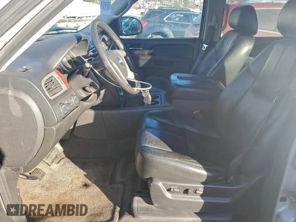 ✅ 2013 GMC Yukon XL SLT • VIN: 1GKS2KE70DR352280 • Lot: 95724895. Listed on Copart with 234,602 mi. Free auction sales archive from the USA and detailed vehicle history report at DreamBid. Image 7.