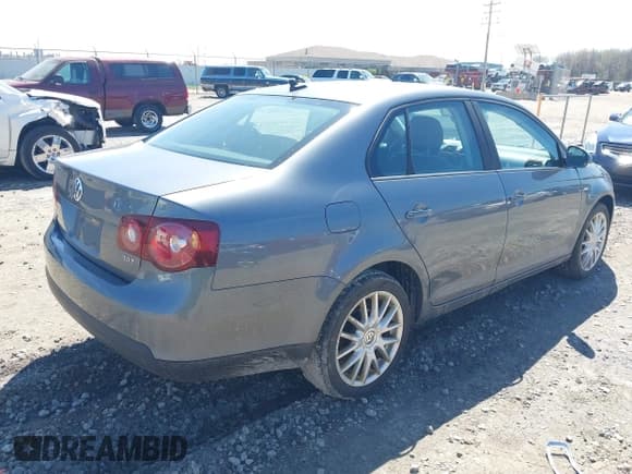 ✅ 2008 Volkswagen Jetta • VIN: 3VWRJ81K08M164826 • Lot: 42143512. Listed on IAAI with 225,739 mi. Free auction sales archive from the USA and detailed vehicle history report at DreamBid. Image 4.