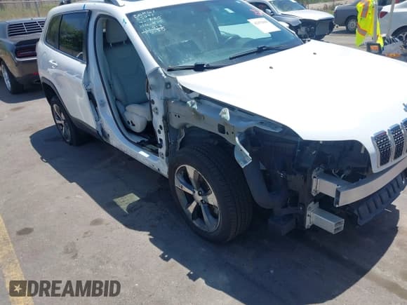 ✅ 2019 Jeep Cherokee Limited • VIN: 1C4PJLDX1KD111513 • Лот: 42352069. Опубликован ранее на IAAI с пробегом 40 543 миль. Бесплатный доступ к архиву аукционных продаж из США и подробный отчёт об истории автомобиля на DreamBid. Изображение 18.