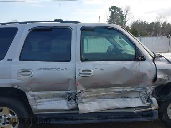 ✅ 2006 Chevrolet Tahoe LS • VIN: 1GNEC13Z16J103287 • Лот: 41570687. Опубликован ранее на IAAI с пробегом 275 178 миль. Бесплатный доступ к архиву аукционных продаж из США и подробный отчёт об истории автомобиля на DreamBid. Изображение 14.