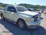 ✅ 2009 Dodge 1500 ST • VIN: 1D3HB18P29S796649 • Lot: 43117866. Wystawiony na IAAI z przebiegiem 294 122 mil. Bezpłatny archiwum sprzedaży aukcyjnych z USA i szczegółowy raport historii pojazdu na DreamBid. Zdjęcie 1.