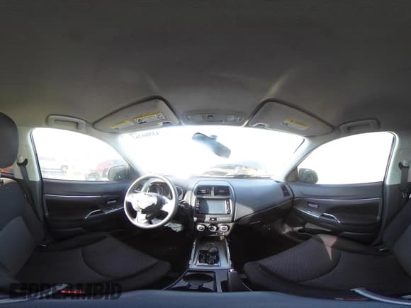 ✅ 2019 Mitsubishi Outlander ES • VIN: JA4AP3AU7KU034204 • Lot: 43580262. Wystawiony na IAAI z przebiegiem 64 273 mil. Bezpłatny archiwum sprzedaży aukcyjnych z USA i szczegółowy raport historii pojazdu na DreamBid. Zdjęcie 17.