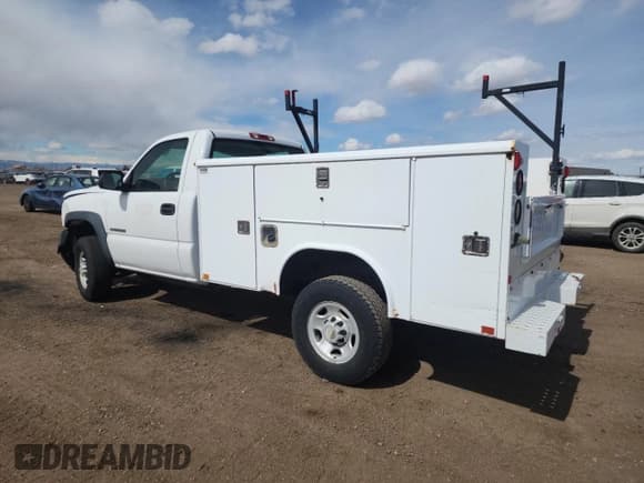 ✅ 2005 Chevrolet Silverado 2500HD Work Truck • VIN: 1GCHK24U25E272145 • Лот: 47995835. Опубликован ранее на Copart с пробегом 62 911 миль. Бесплатный доступ к архиву аукционных продаж из США и подробный отчёт об истории автомобиля на DreamBid. Изображение 2.