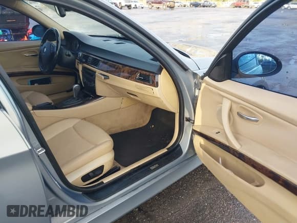 ✅ 2006 BMW 3 Series 325i • VIN: WBAVB17536NK40577 • Lot: 43842999. Listed on IAAI with 204,251 mi. Free auction sales archive from the USA and detailed vehicle history report at DreamBid. Image 5.