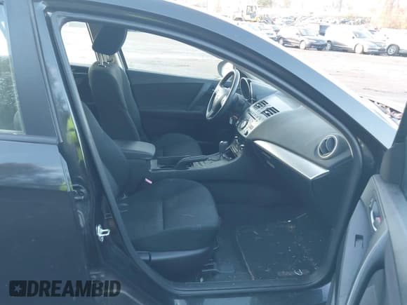 ✅ 2013 Mazda 3 i Sport • VIN: JM1BL1U8XD1702994 • Lot: 43717412. Wystawiony na IAAI z przebiegiem 163 230 mil. Bezpłatny archiwum sprzedaży aukcyjnych z USA i szczegółowy raport historii pojazdu na DreamBid. Zdjęcie 5.